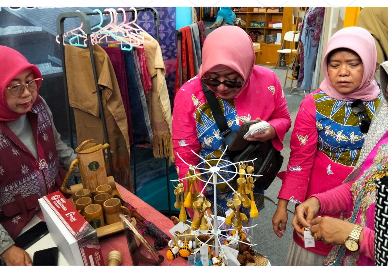 Dekranasda Pamer Produk Lokal Sumbawa di Dekranas Expo 2025 Balikpapan