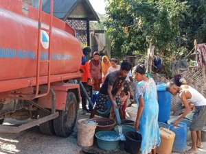 BPBD Sumbawa Salurkan Air Bersih ke Terdampak Kekeringan