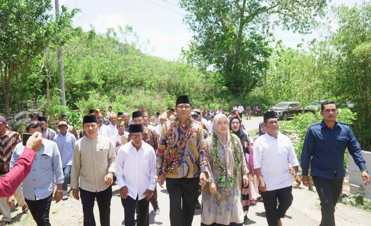 Bupati Sumbawa Minta Dinas Teknis Segera Tangani Jalan Menuju Orong Telu