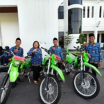 Bupati Sumbawa Serahkan Kendaraan Dinas ke Penyuluh Pertanian