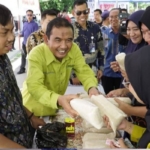 Pemda Sumbawa Gelar Pasar Murah