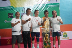 Ketua KONI Sumbawa Apresiasi Suksesnya Kejuaraan Bulutangkis Gubernur Cup 2025