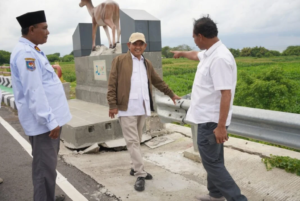 Tinjau Jembatan Amblas, Wabup Sumbawa Segera Sikapi